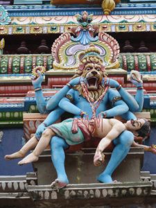 Sculptures sur un temple de Pondicherry en Inde par Anne-Marie Louvet photographe